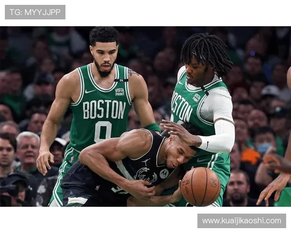 雄鹿官宣三兄弟同队创造历史聚焦亚历克斯引领全新篇章